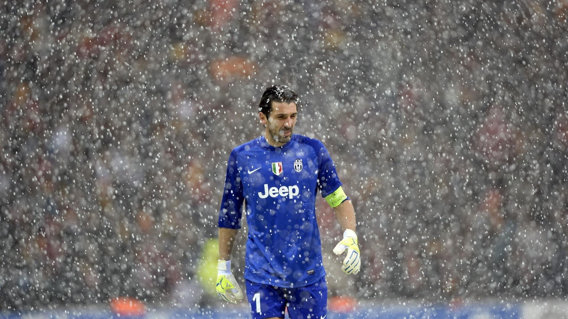 九游娱乐官方-决赛精彩瞬间回放引爆社交媒体，决赛回顾